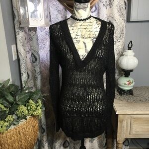 Summerfield Street low v neck long sleeve knit